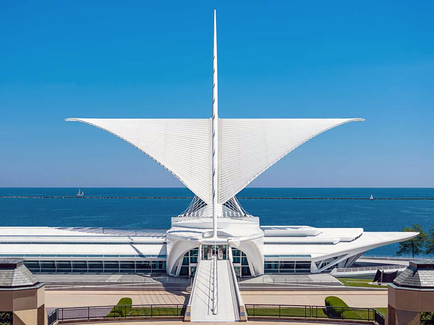 photo of Milwaukee Art Museum
